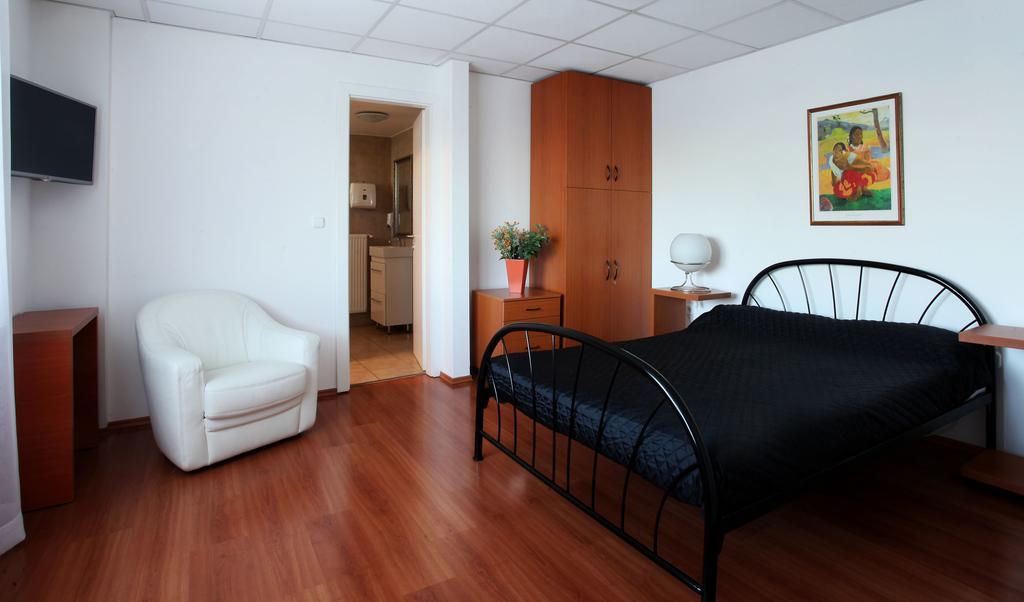 Sos Motel Hatvan Ruang foto